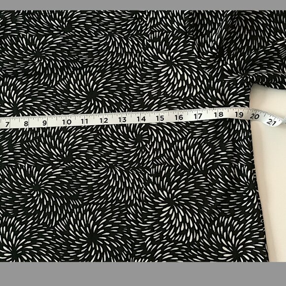 Talbots - Classic Black and White Abstract print long-sleeved Shirt, Petite M - Picture 7 of 8
